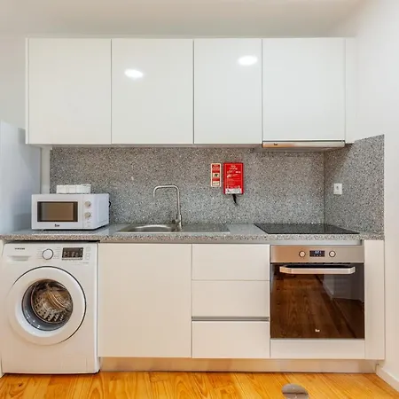 Apartman & *